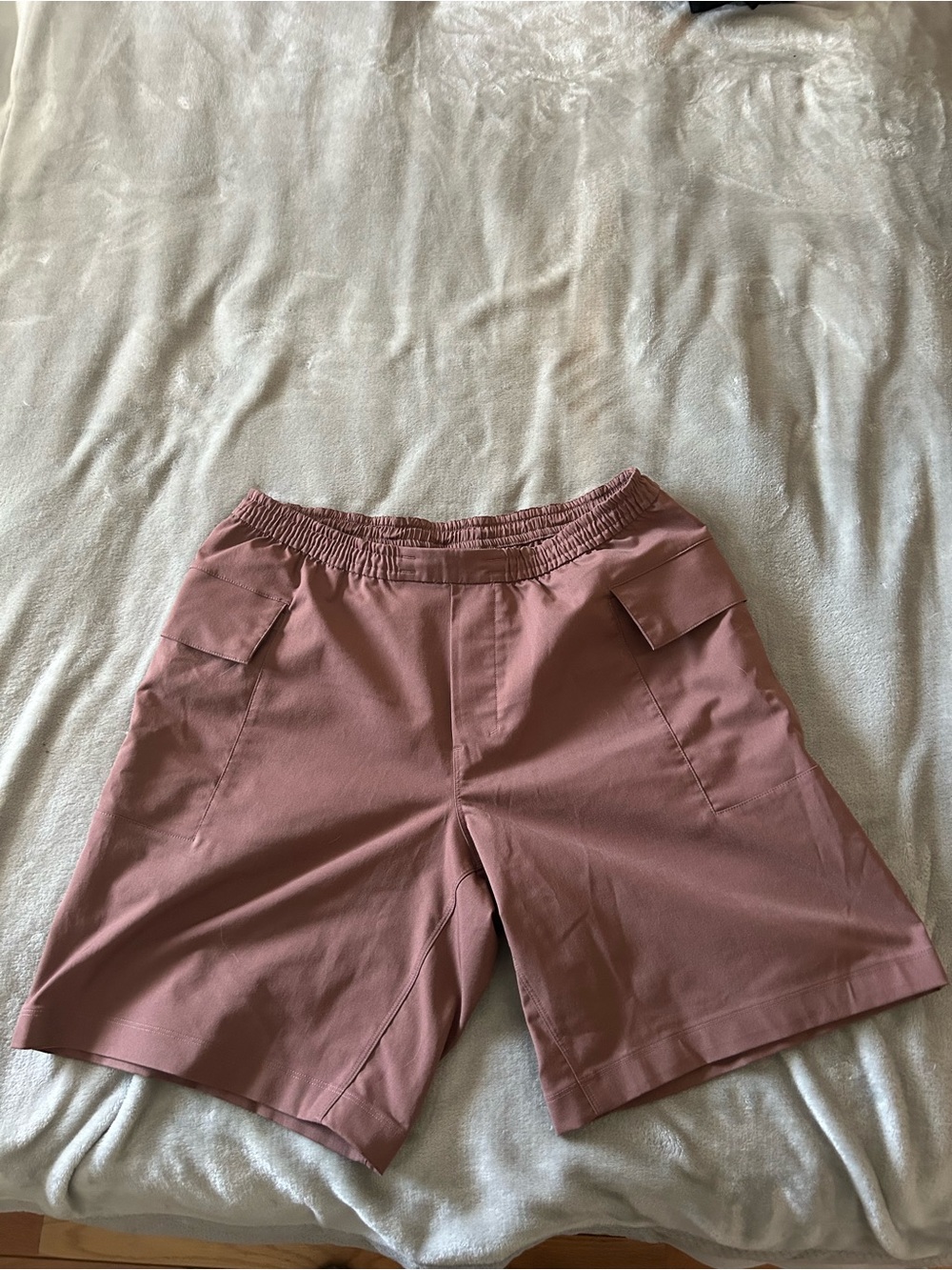 lululemon athletica Men's Hybrid Shorts in Dusty Rose
